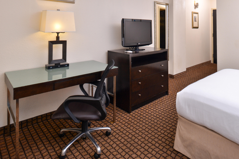 Bedroom 3, Ramada Plaza Sheridan Hotel & Convention Center, Sheridan