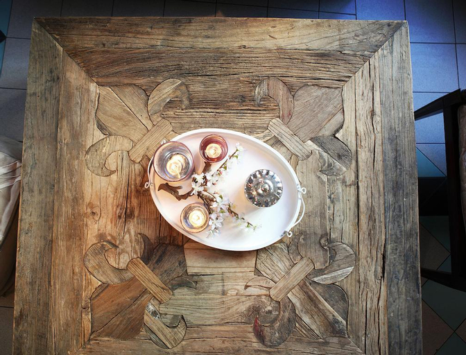 Food & Drinks 17
