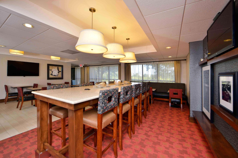 Food & Drinks 5, Hampton Inn Salisbury, Wicomico
