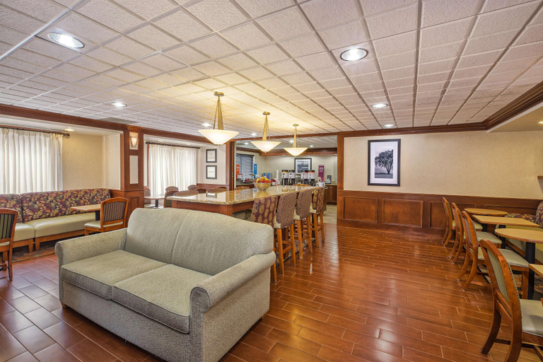 Public Area 3, Hampton Inn Detroit/Belleville-Airport Area, Wayne