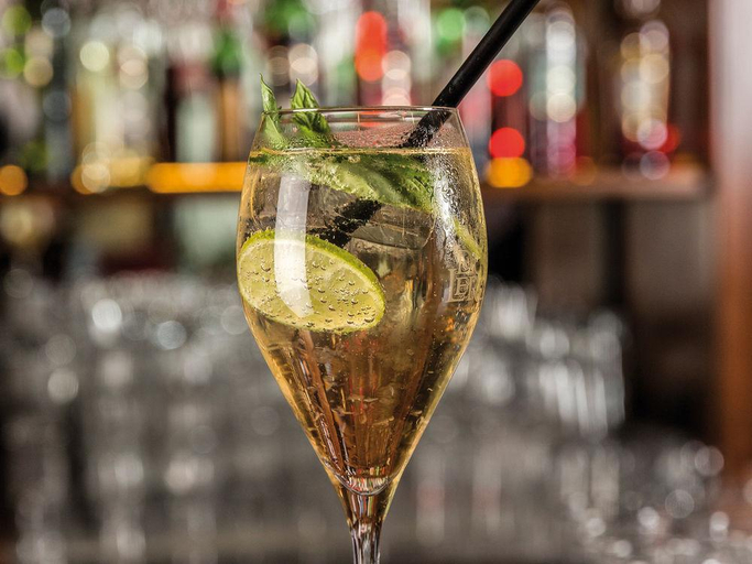 Food & Drinks 5, Hotel Victor's Residenz Hotel Berlin Tegel, Berlin