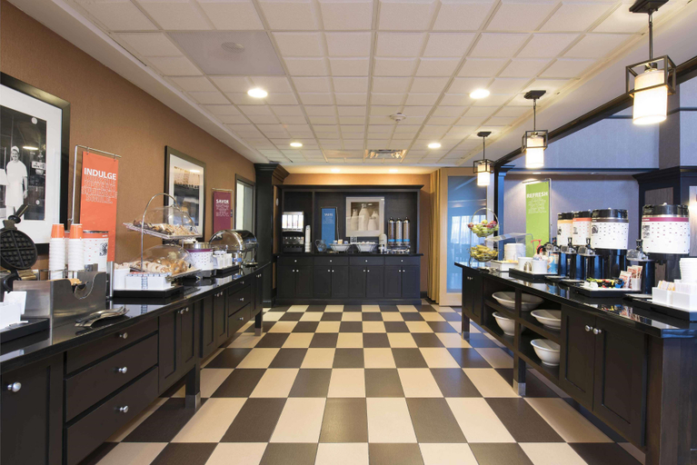 Food & Drinks 5, Hampton Inn & Suites Danville, Vermilion