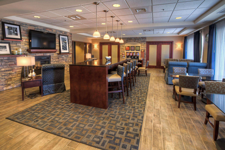Food & Drinks 5, Hampton Inn Great Falls, Cascade