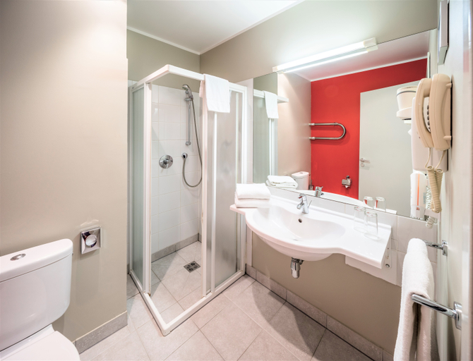 Bathroom, Rija VEF Hotel with FREE Parking, Riga