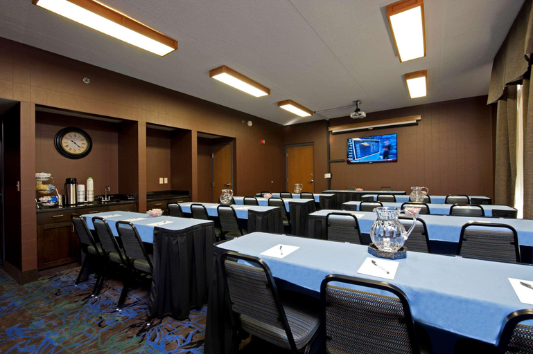 Food & Drinks 5, Hampton Inn Grand Rapids-South, Kent