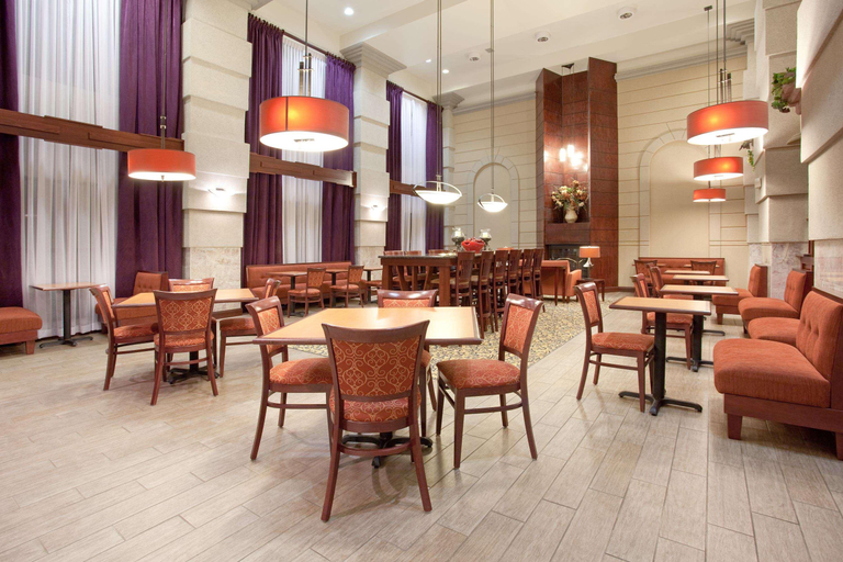 Food & Drinks 5, Hampton Inn Bowling Green, Wood