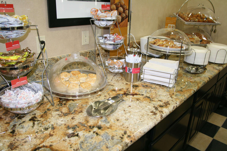 Food & Drinks 5, Hampton Inn & Suites Decatur, Wise