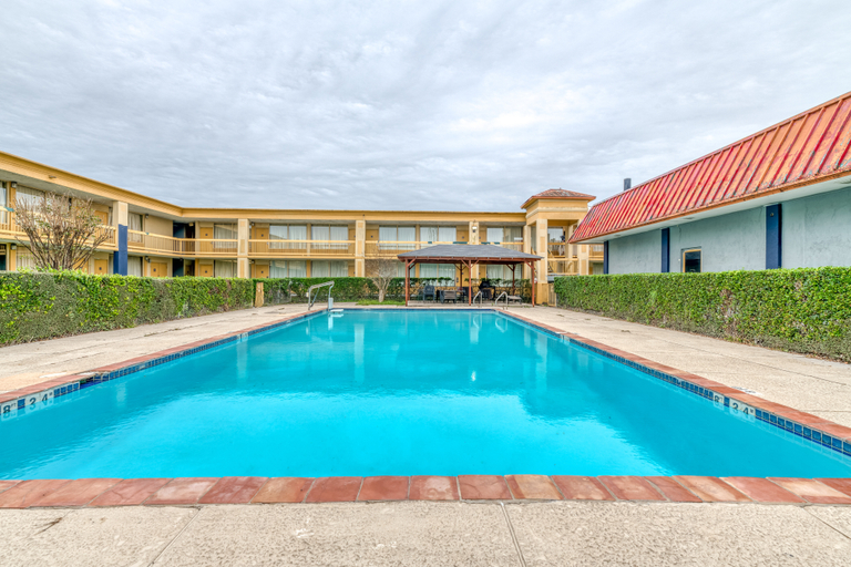 Sport & Beauty 4, Hotel Conroe I-45 South, Montgomery