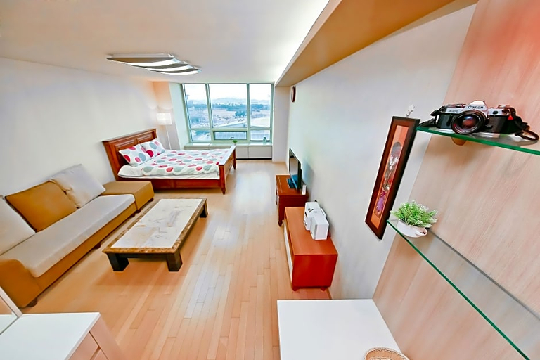 Others 5, Prime Guesthouse, Jung