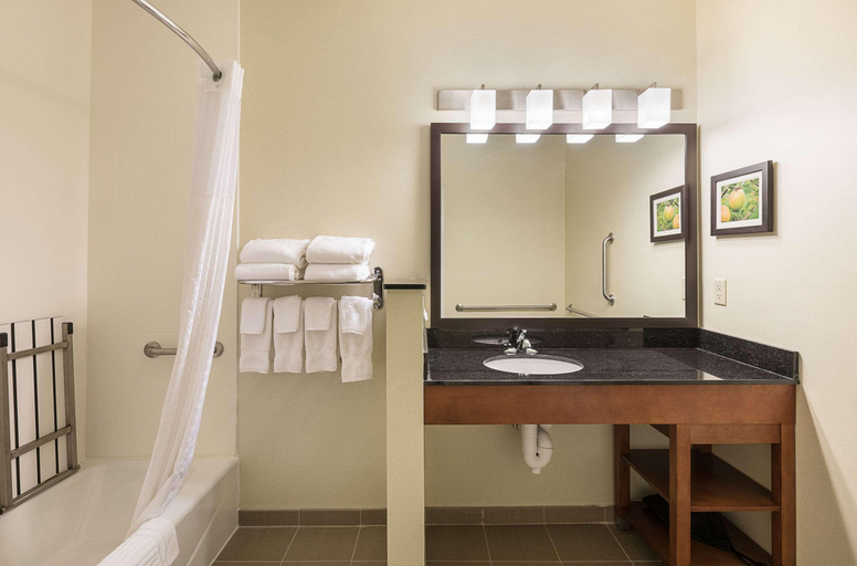 Bedroom, Comfort Suites Saginaw Area, Saginaw