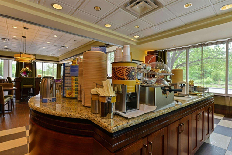 Food & Drinks 5, Hampton Inn Swedesboro Philadelphia, Gloucester