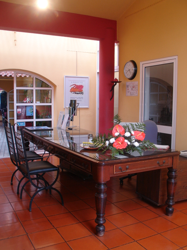 Public Area 2, Inn & Art Hotel Gallery, Santa Cruz