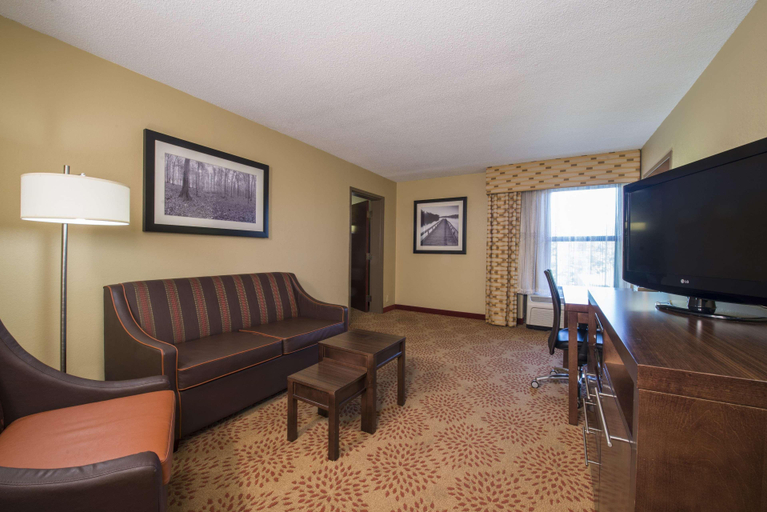 Bedroom 3, Hampton Inn Greenwood, Greenwood