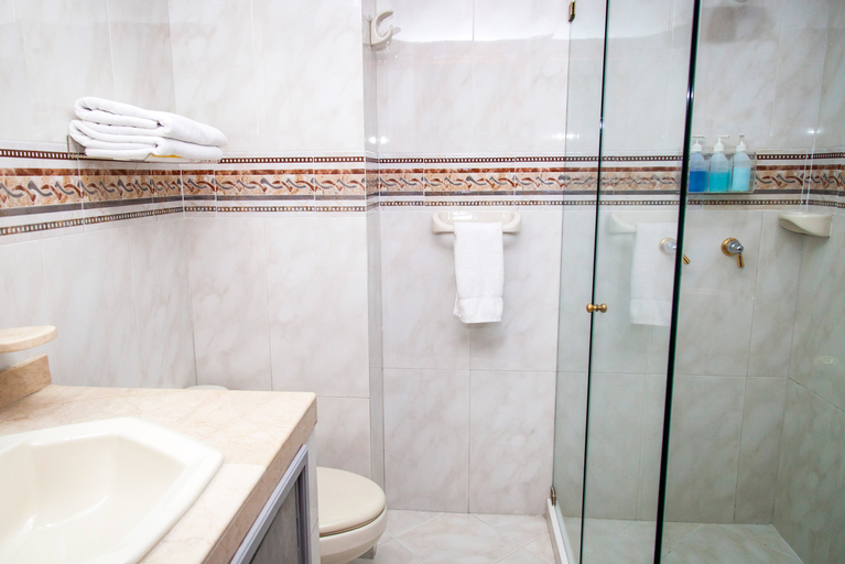 Bathroom 4, Solar Hotel Casa Laureles, Medellín