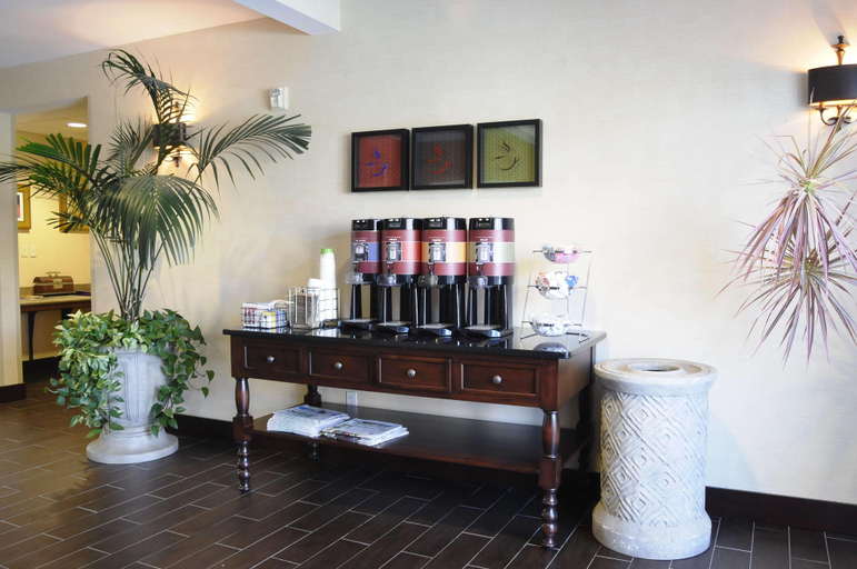 Public Area 3, Hampton Inn & Suites Redding, Shasta