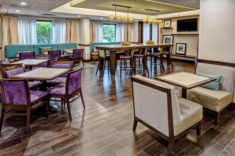 Food & Drinks 5, Hampton Inn Dumfries, Prince William