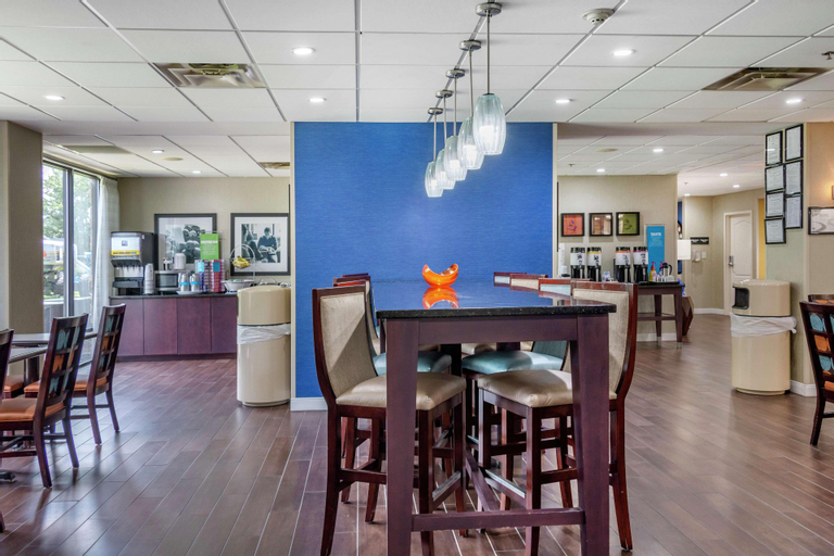 Food & Drinks 5, Hampton Inn Adel, Cook