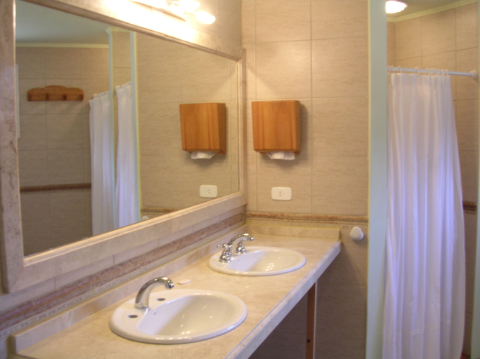Bathroom, Condo Hotel Bariloche, Bariloche