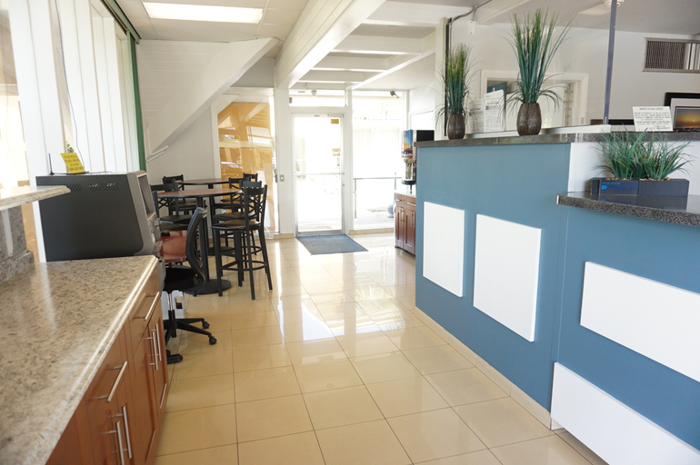 Public Area 2, Hollywood Gateway Inn, Broward