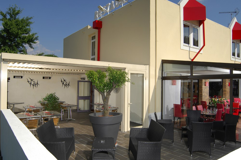 Exterior & Views 2, The Originals City, Hôtel Costières, Nîmes, Gard
