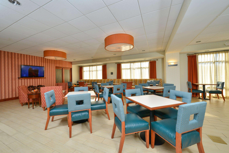 Food & Drinks 5, Hampton Inn Farmville, Prince Edward