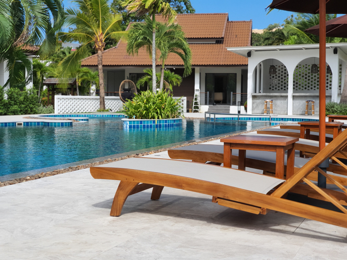 Sport & Beauty 2, BLU PINE Villa & Pool Access, Phuket Island