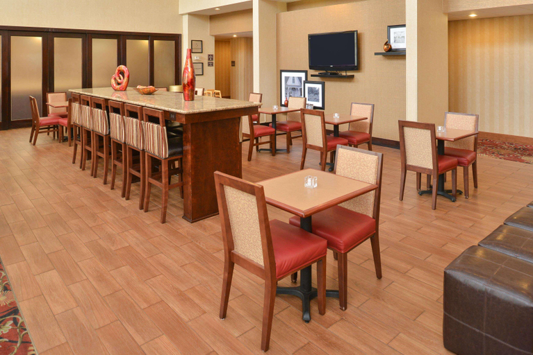Food & Drinks 5, Hampton Inn Selma, Dallas