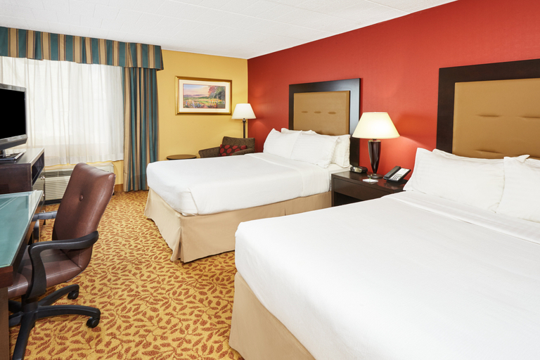 Bedroom 3, Delta Hotels Allentown Lehigh Valley, Lehigh
