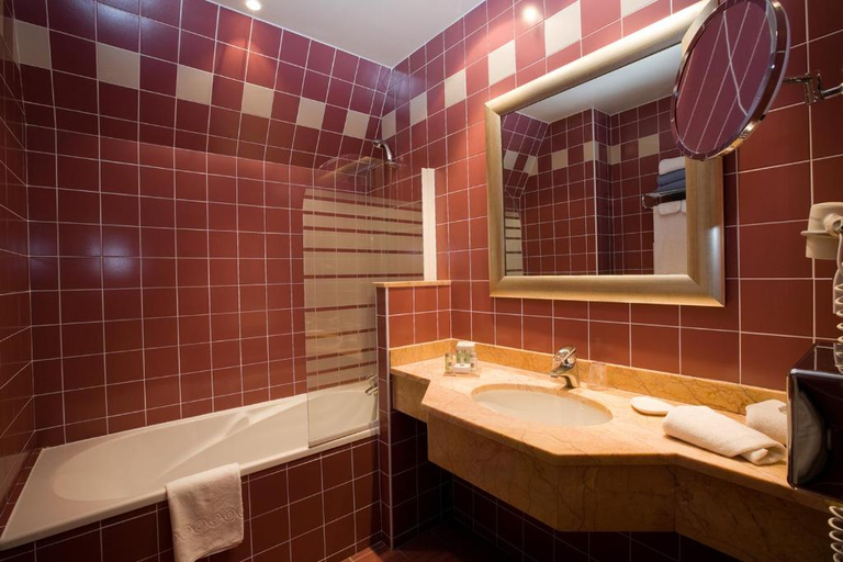 Bathroom, Le Domaine Villers  & SPA, Calvados