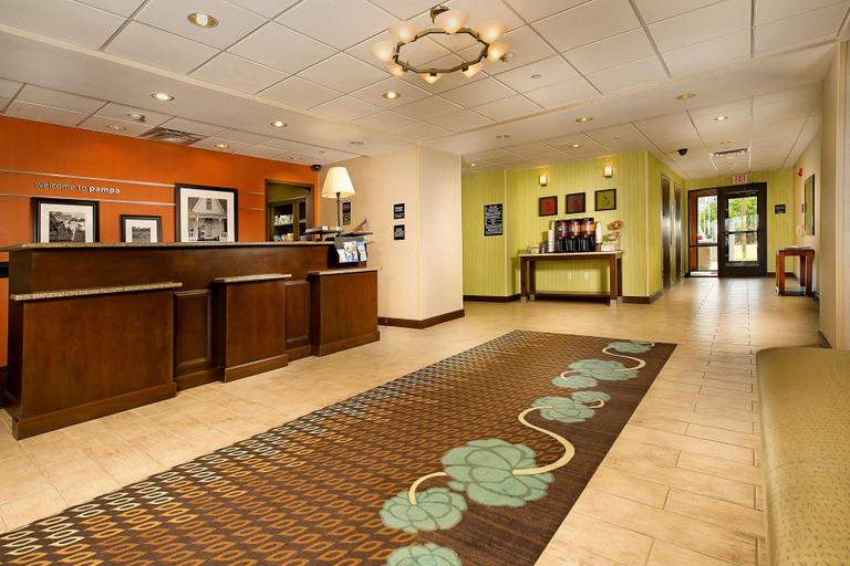Public Area, Hampton Inn Pampa, Gray