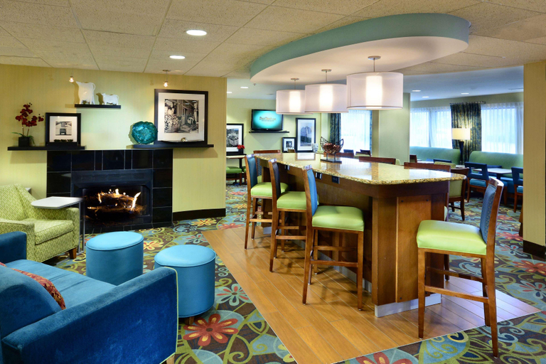 Public Area 2, Hampton Inn Raleigh/Town Of Wake Forest, Wake