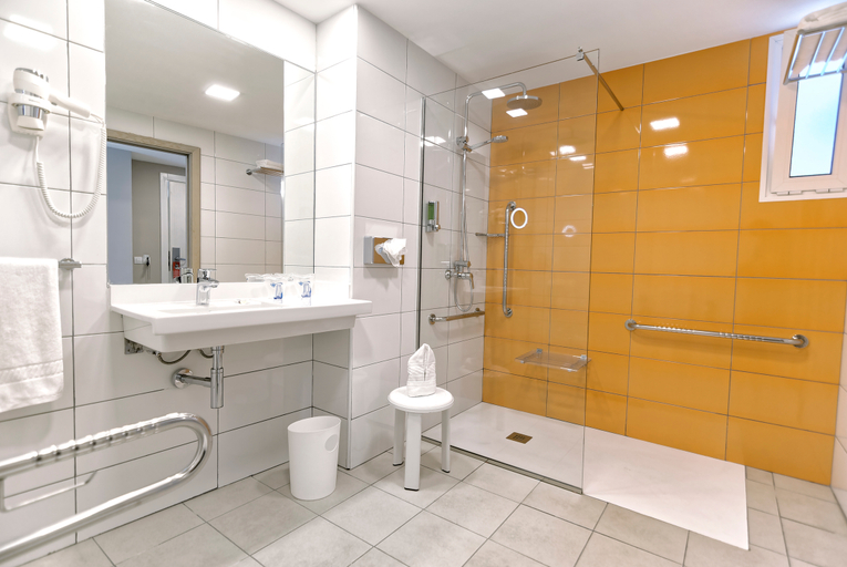 Bathroom 4, Bull Escorial & Spa, Las Palmas