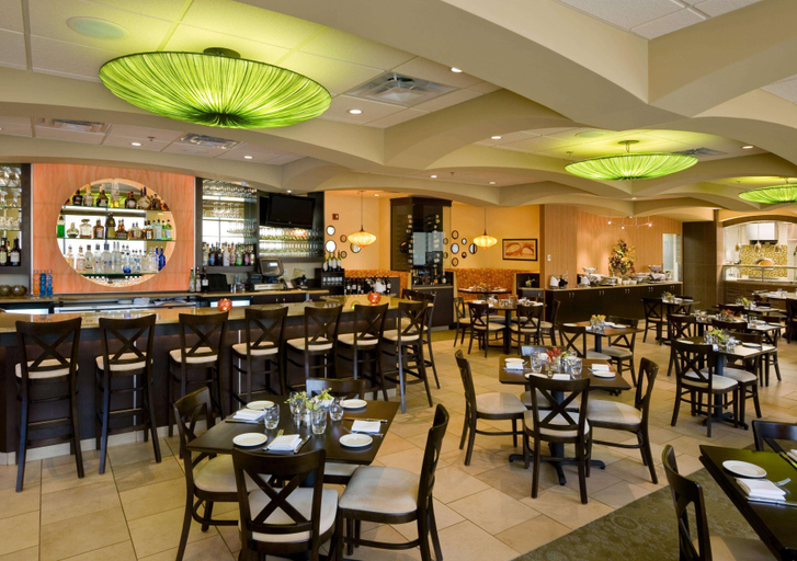 Food & Drinks 5, Hilton Garden Inn Mankato Downtown, Blue Earth