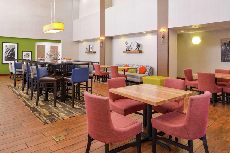 Public Area 3, Hampton Inn & Suites Wilmington, Clinton