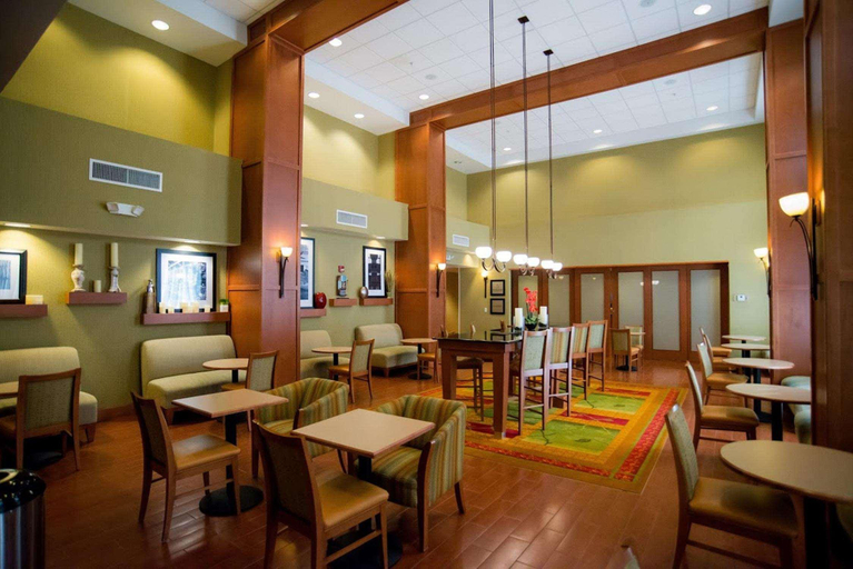 Food & Drinks 5, Hampton Inn & Suites Radcliff/Fort Knox, Hardin