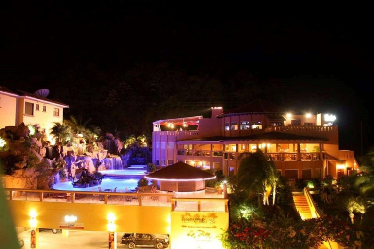 Clarion Suites Roatan at Pineapple Villas, Roatán