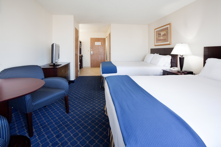 Holiday Inn Express & Suites Torrington, Goshen