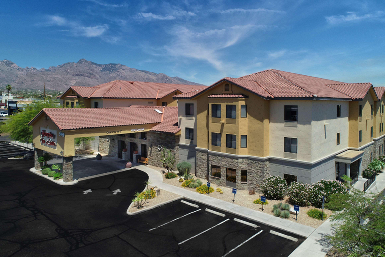 Exterior & Views 3, Hampton Inn & Suites Tucson-Mall, Pima
