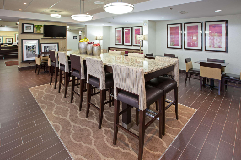 Food & Drinks 5, Hampton Inn Dickson, Dickson