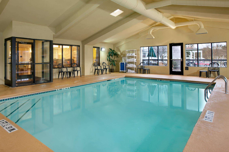 Sport & Beauty, Hampton Inn Atlanta-Stockbridge, Clayton