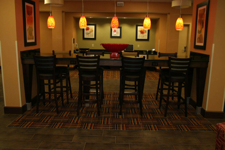 Public Area 2, Hampton Inn Youngstown-North, Trumbull