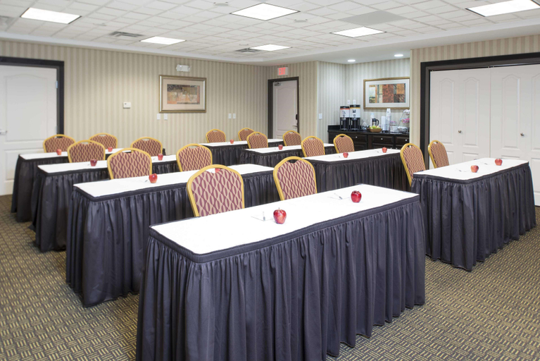 Food & Drinks 5, Hampton Inn & Suites Danville, Vermilion