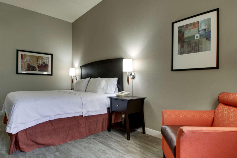 Bedroom 4, Hampton Inn & Suites Spartanburg-I26-Westgate Mall, Spartanburg
