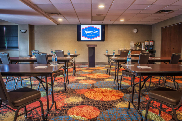 Food & Drinks 5, Hampton Inn New Philadelphia, Tuscarawas