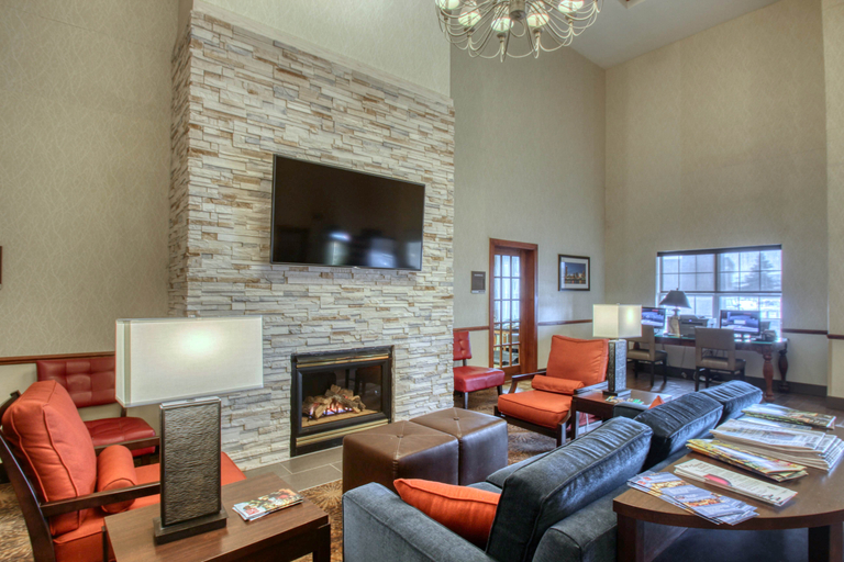 Public Area 4, Comfort Suites Milwaukee Airport, Milwaukee