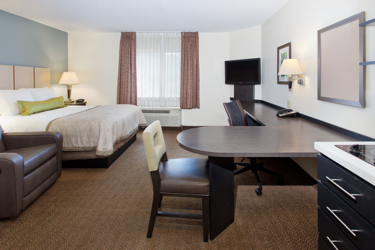 Bedroom 4, Sonesta Simply Suites Albuquerque, Bernalillo