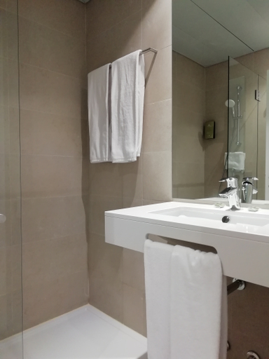 Bathroom 4, ClipHotel Gaia Porto, Vila Nova de Gaia