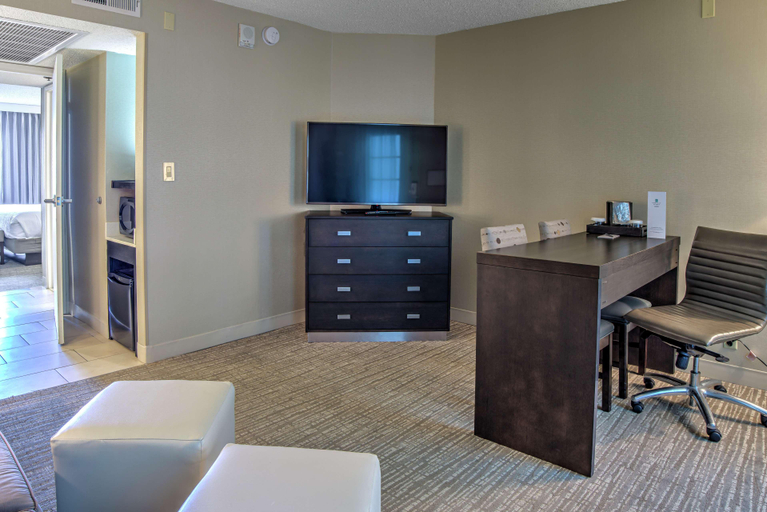 Bedroom 3, Embassy Suites by Hilton Indianapolis North, Indianapolis