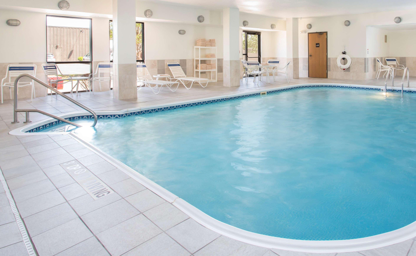 Sport & Beauty, Hampton Inn Shawnee, Pottawatomie