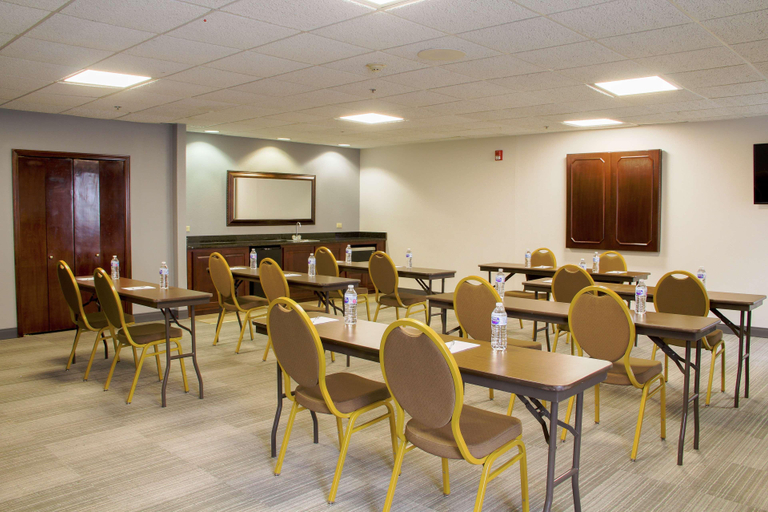 Food & Drinks 5, Hampton Inn Danville, KY, Boyle